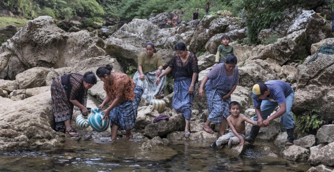 Las mujeres lideran la lucha contra la hidroeléctrica RENACE, vinculada a ACS, que impacta negativamente en el 95% de la población del municipio de San Pedro Carchá (Guatemala).
